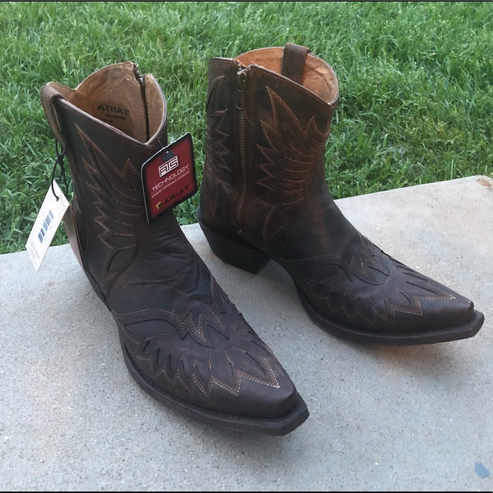 Ariat Cowboy Booties NWT